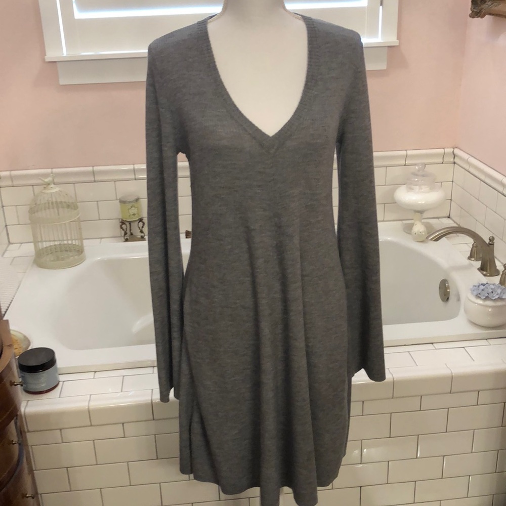 BCBGMaxazria grey lightweight long sleeve wool knit dress size Large